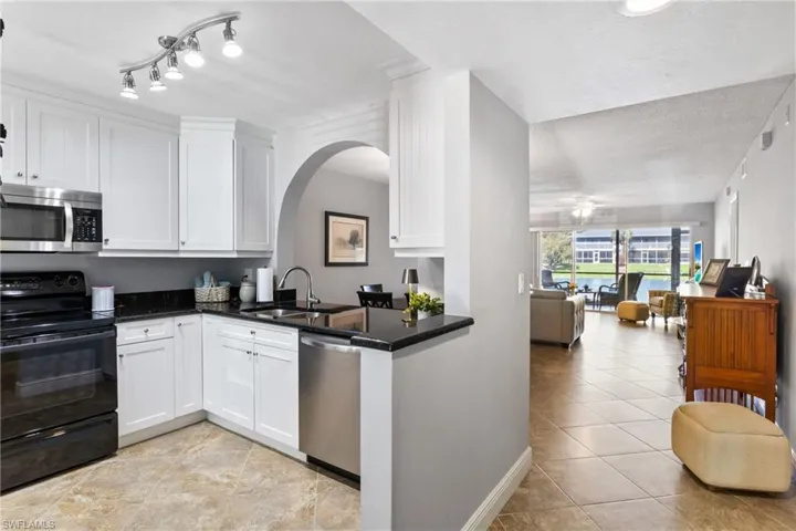 1210  Yesica Ann  CIR, Naples, FL 34110