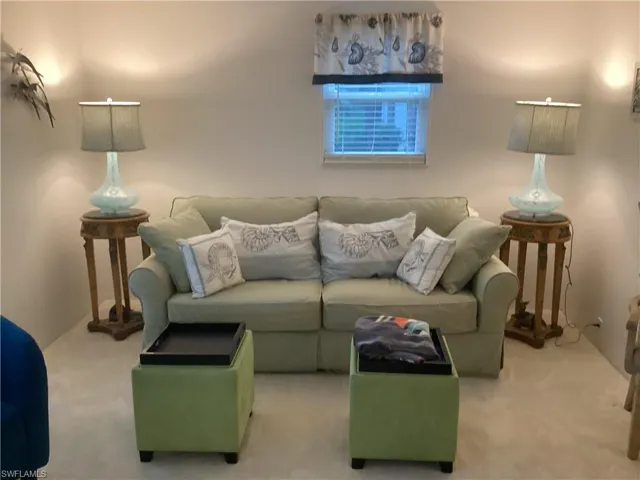 617  Charlemagne  BLVD, Naples, FL 34112