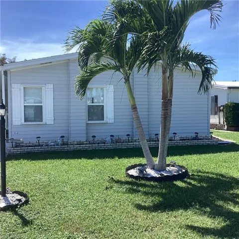 617  Charlemagne  BLVD, Naples, FL 34112