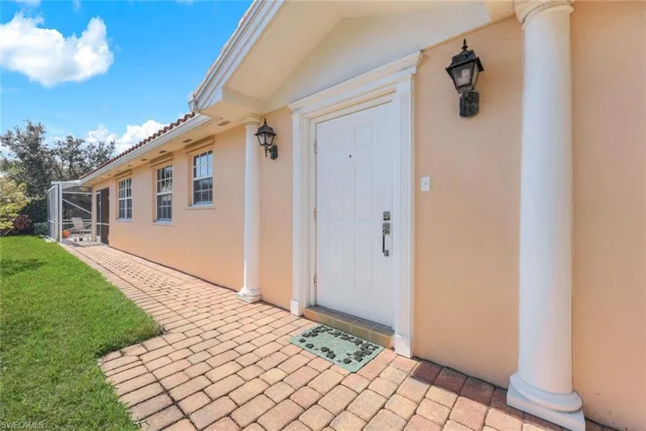 4195  Saint George  LN, Naples, FL 34119