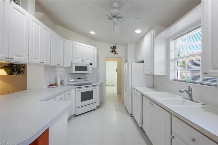 4195  Saint George  LN, Naples, FL 34119
