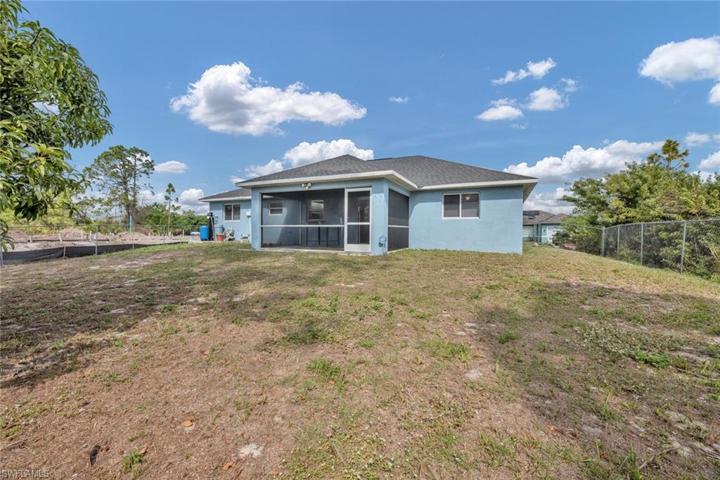 746  Chemstrand E ST, LEHIGH ACRES, FL 33974