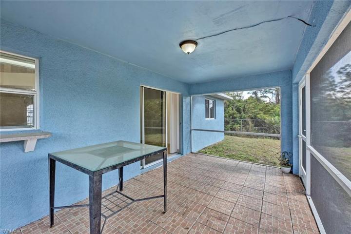 746  Chemstrand E ST, LEHIGH ACRES, FL 33974