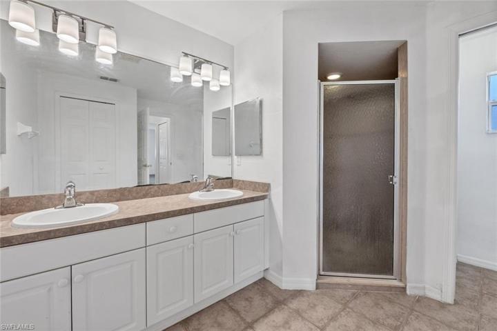 746  Chemstrand E ST, LEHIGH ACRES, FL 33974