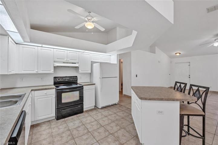746  Chemstrand E ST, LEHIGH ACRES, FL 33974