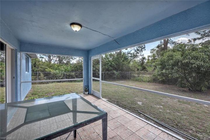 746  Chemstrand E ST, LEHIGH ACRES, FL 33974