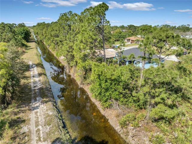 746  Chemstrand E ST, LEHIGH ACRES, FL 33974