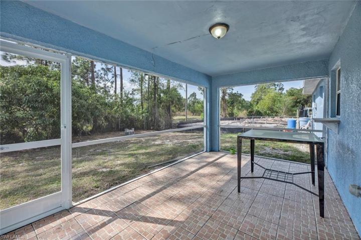 746  Chemstrand E ST, LEHIGH ACRES, FL 33974