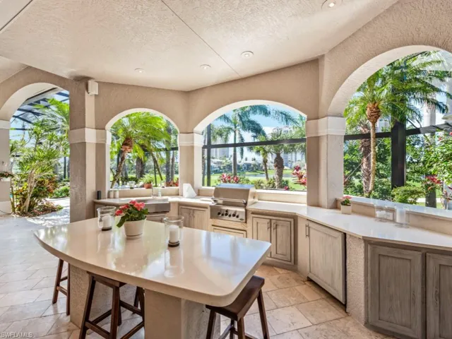 Outdoor Kitchen