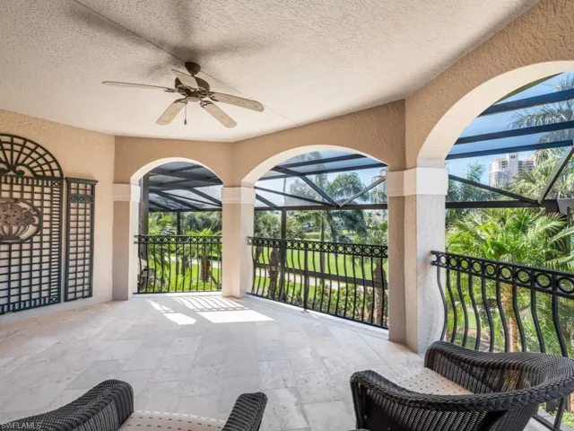 Off 2nd floor guest suite