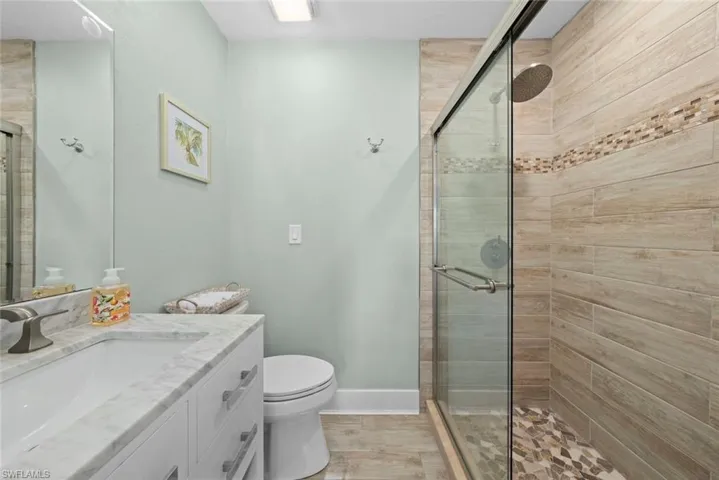 ENSUITE 2 GUEST BATHROOM