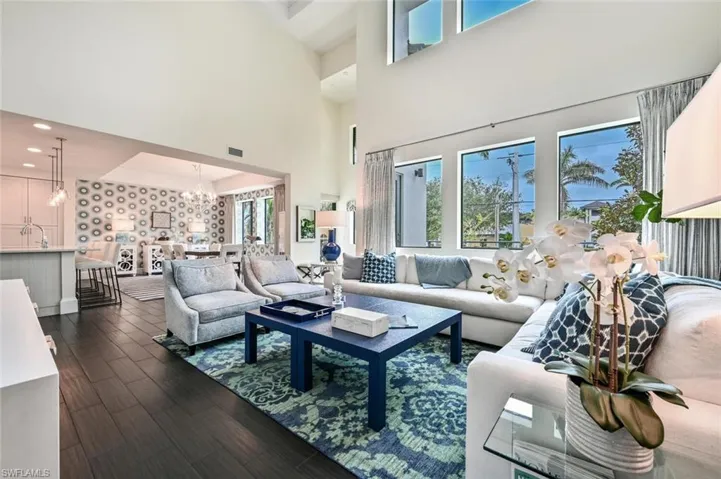 1030  3rd S AVE, Naples, FL 34102