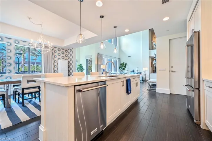 1030  3rd S AVE, Naples, FL 34102