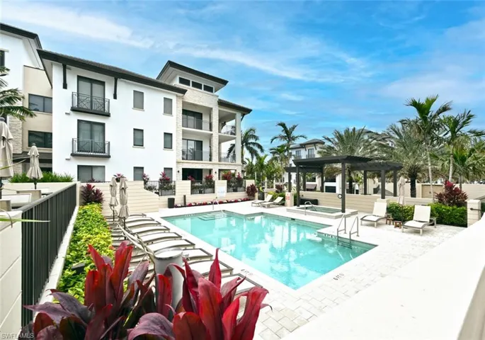1030  3rd S AVE, Naples, FL 34102