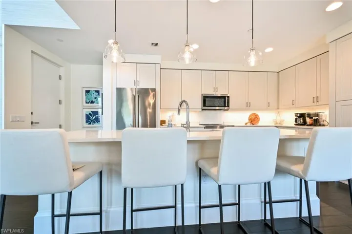 1030  3rd S AVE, Naples, FL 34102