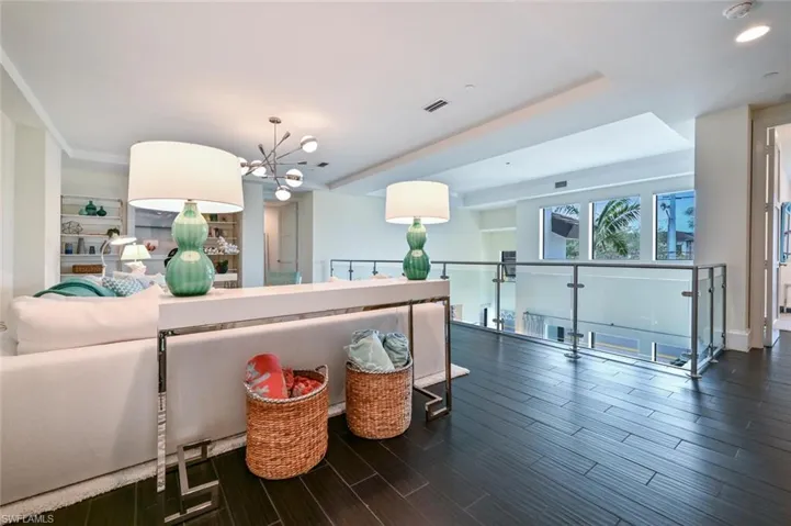 1030  3rd S AVE, Naples, FL 34102