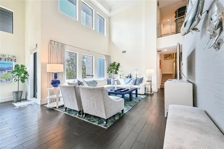 1030  3rd S AVE, Naples, FL 34102
