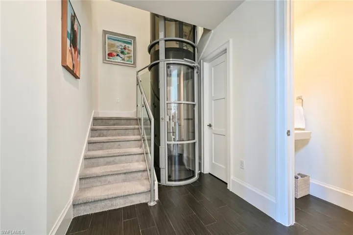 Stairway/Elevator