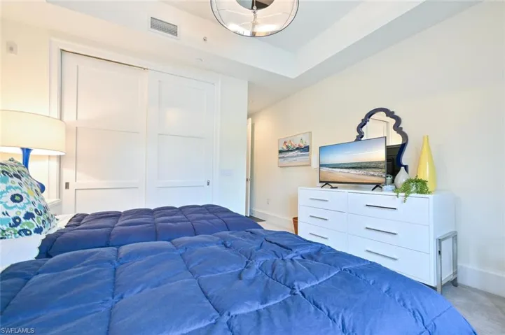 1030  3rd S AVE, Naples, FL 34102