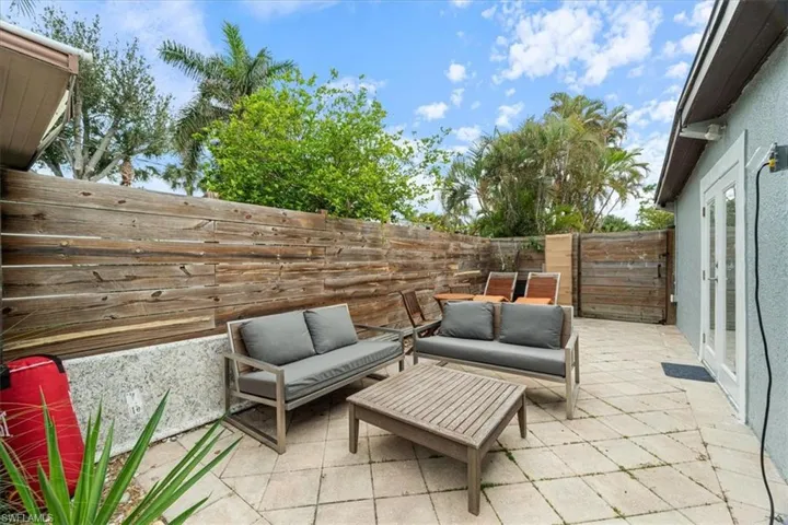 View of patio / terrace with an outdoor hangout area