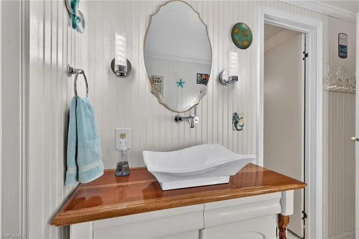 633 Forest Palm Ct, North Fort Myers, Florida 33917
