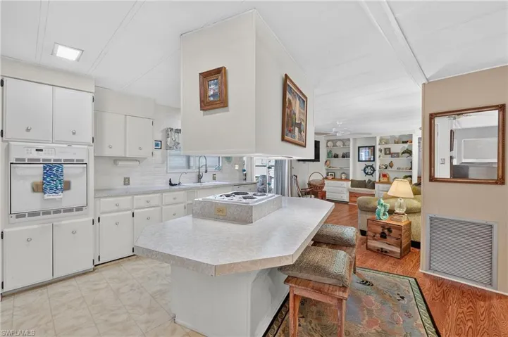 633 Forest Palm Ct, North Fort Myers, Florida 33917