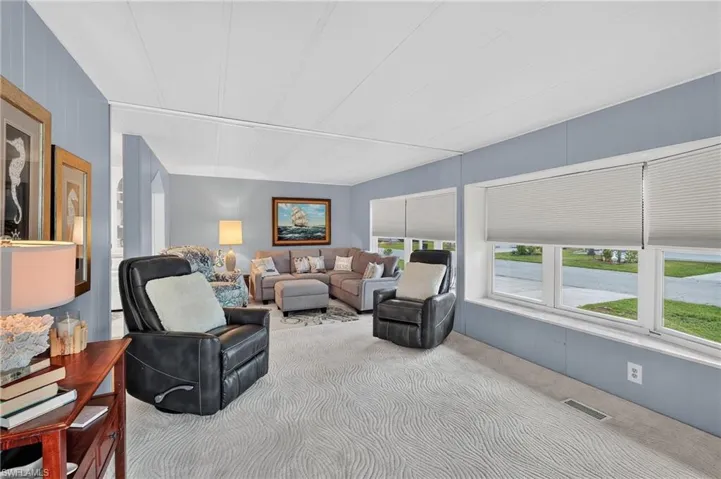 633 Forest Palm Ct, North Fort Myers, Florida 33917