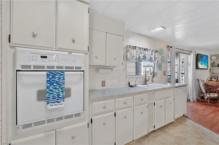 633 Forest Palm Ct, North Fort Myers, Florida 33917