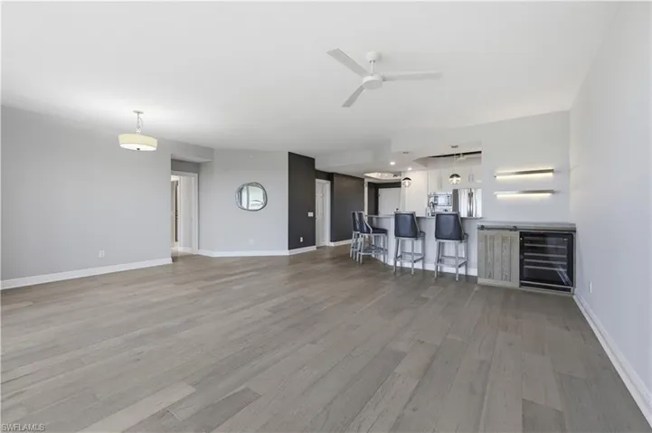 425 Cove Tower Dr 703, Naples, Florida 34110