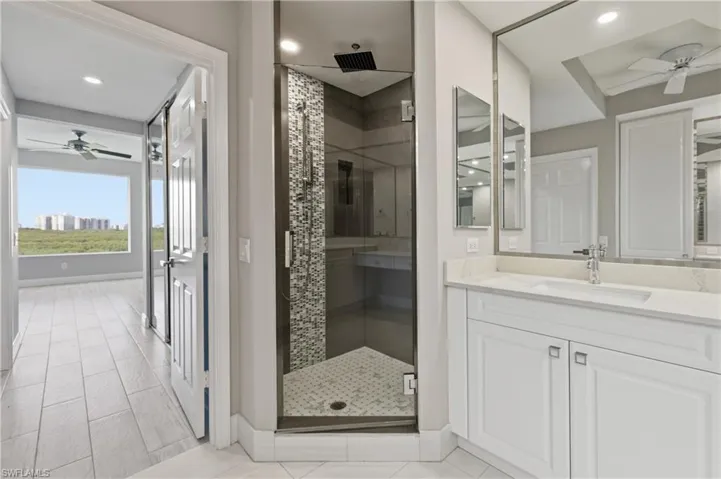 425 Cove Tower Dr 703, Naples, Florida 34110