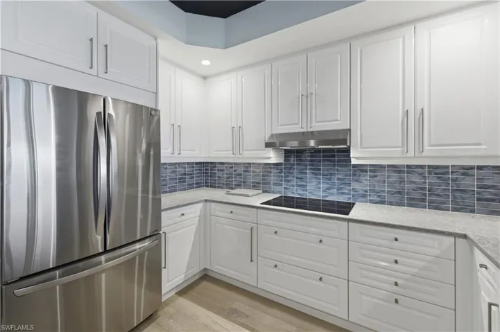 425 Cove Tower Dr 703, Naples, Florida 34110