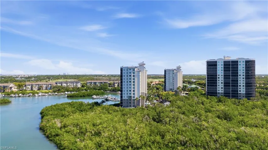 425 Cove Tower Dr 703, Naples, Florida 34110