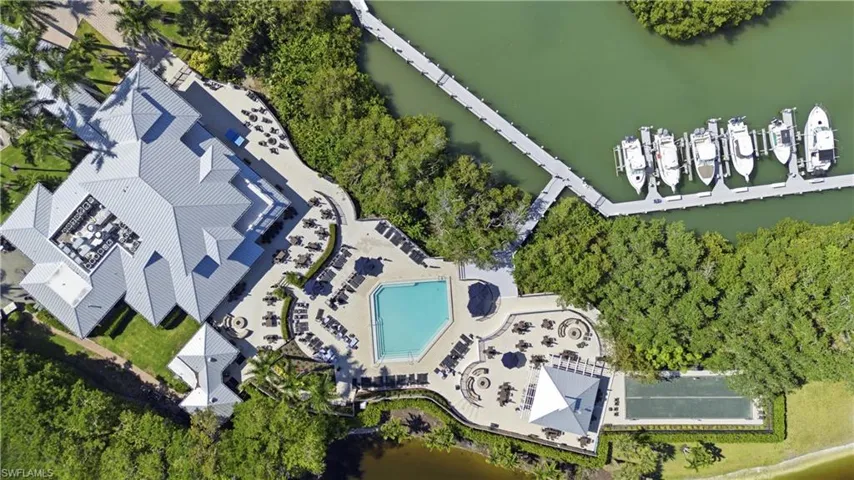 425 Cove Tower Dr 703, Naples, Florida 34110