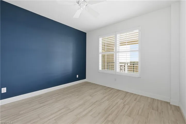 425 Cove Tower Dr 703, Naples, Florida 34110