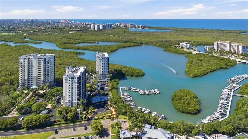 425 Cove Tower Dr 703, Naples, Florida 34110