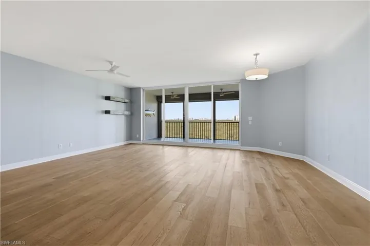 425 Cove Tower Dr 703, Naples, Florida 34110