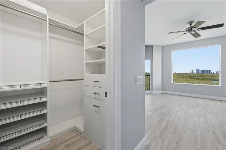 425 Cove Tower Dr 703, Naples, Florida 34110