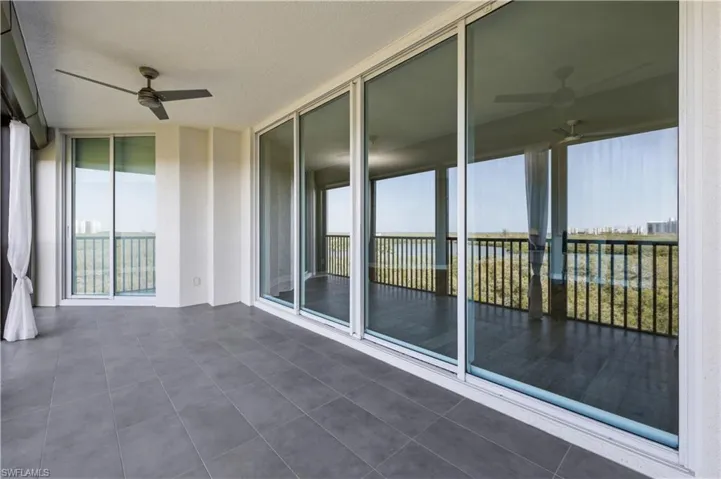 425 Cove Tower Dr 703, Naples, Florida 34110