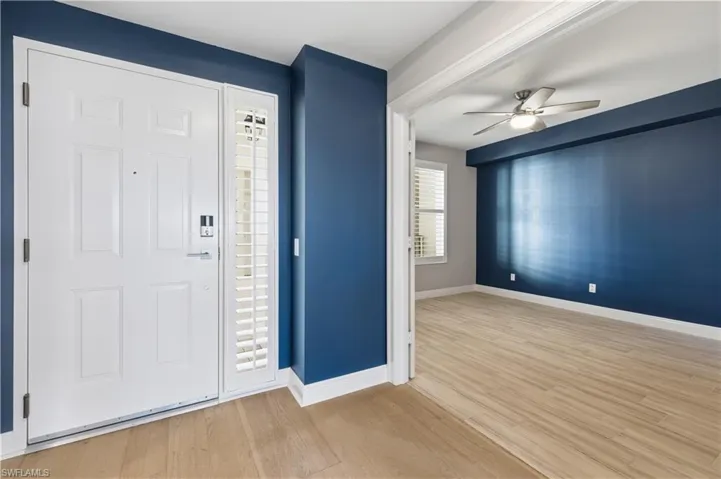 425 Cove Tower Dr 703, Naples, Florida 34110