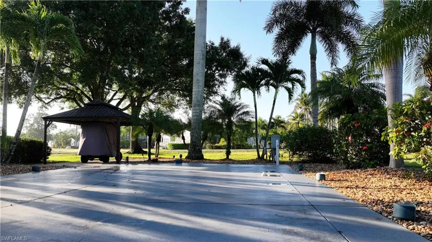 10030 Parkwood Dr, Fort Myers, Florida 33905