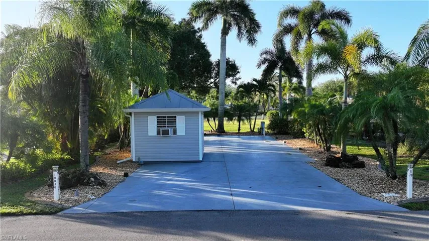 10030 Parkwood Dr, Fort Myers, Florida 33905