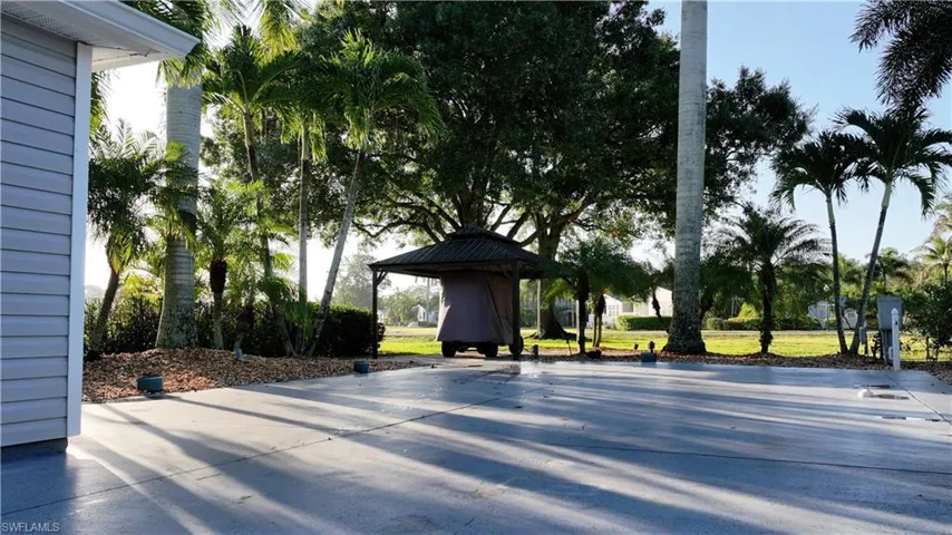 10030 Parkwood Dr, Fort Myers, Florida 33905