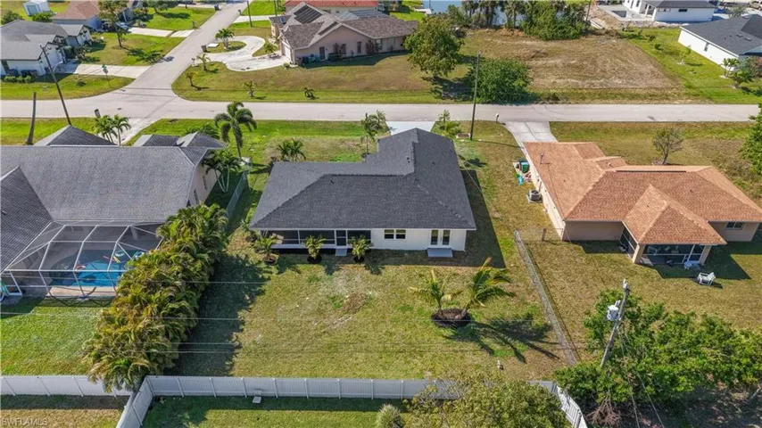 Birds eye view of property