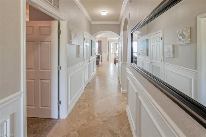 9731  Acqua  CT, Naples, FL 34113