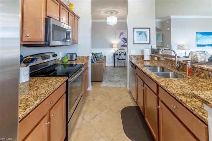 9731  Acqua  CT, Naples, FL 34113