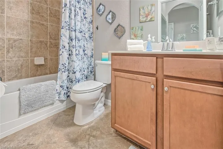 9731  Acqua  CT, Naples, FL 34113