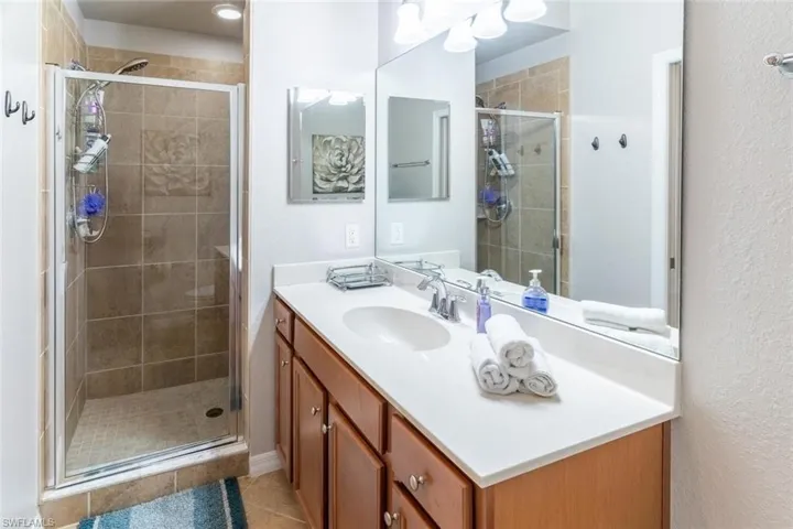 9731  Acqua  CT, Naples, FL 34113