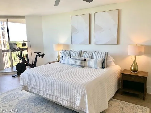 MASTER  BEDROOM