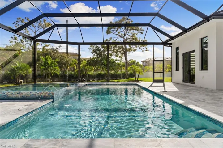 10  Caribbean  RD, Naples, FL 34108