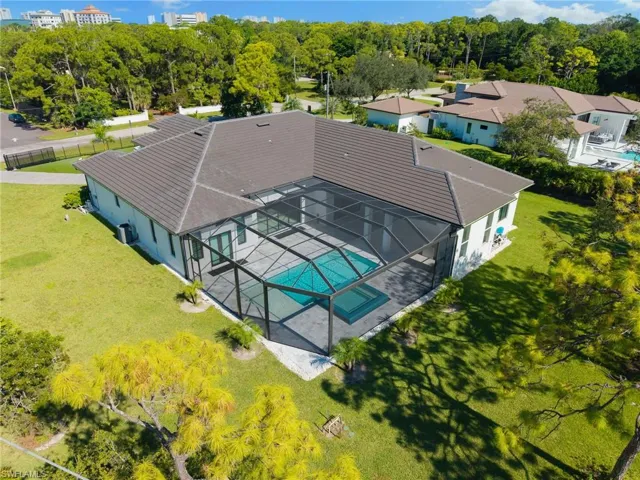 10  Caribbean  RD, Naples, FL 34108